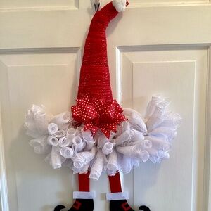 NWOT Santa hat wreath